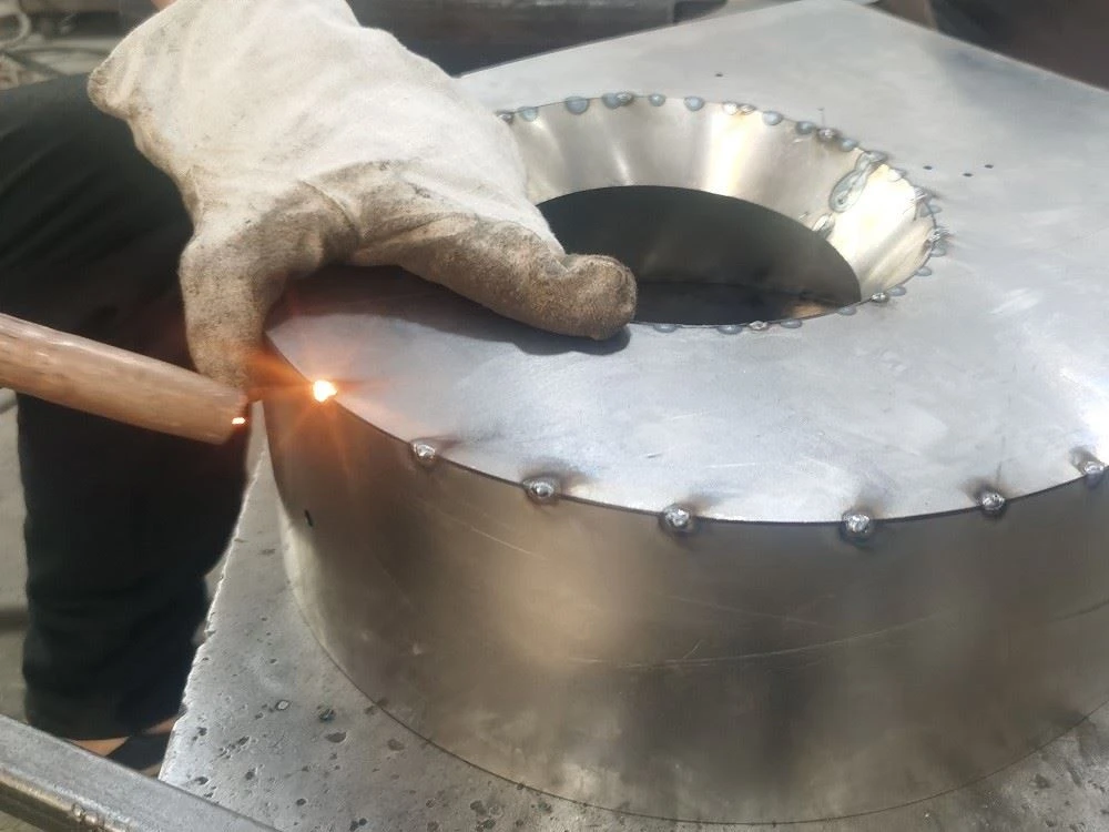 Manual Spot Welding.jpg Manual Spot Welding.jpg